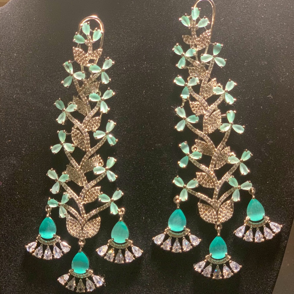 Earrings chandelier style
